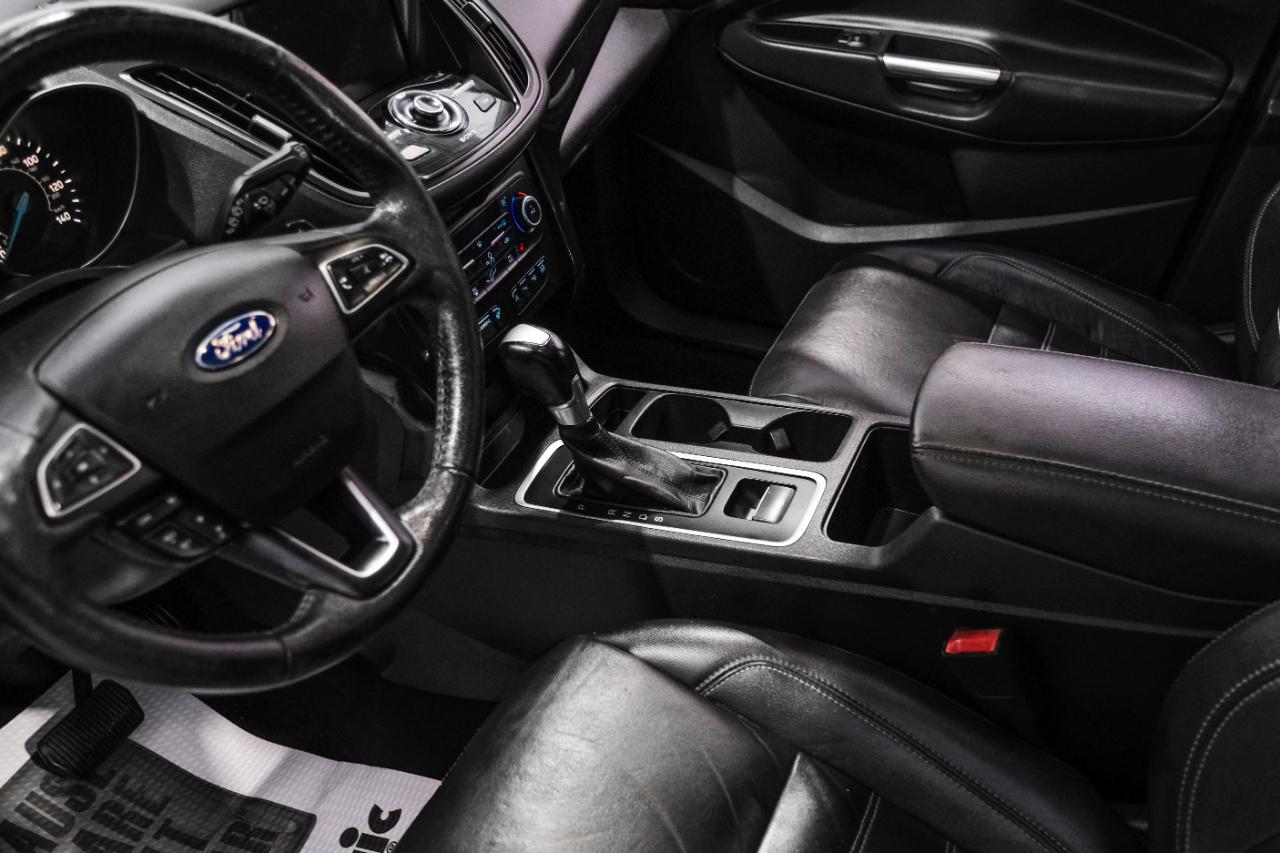 Ford Escape Titanium 4WD 2018