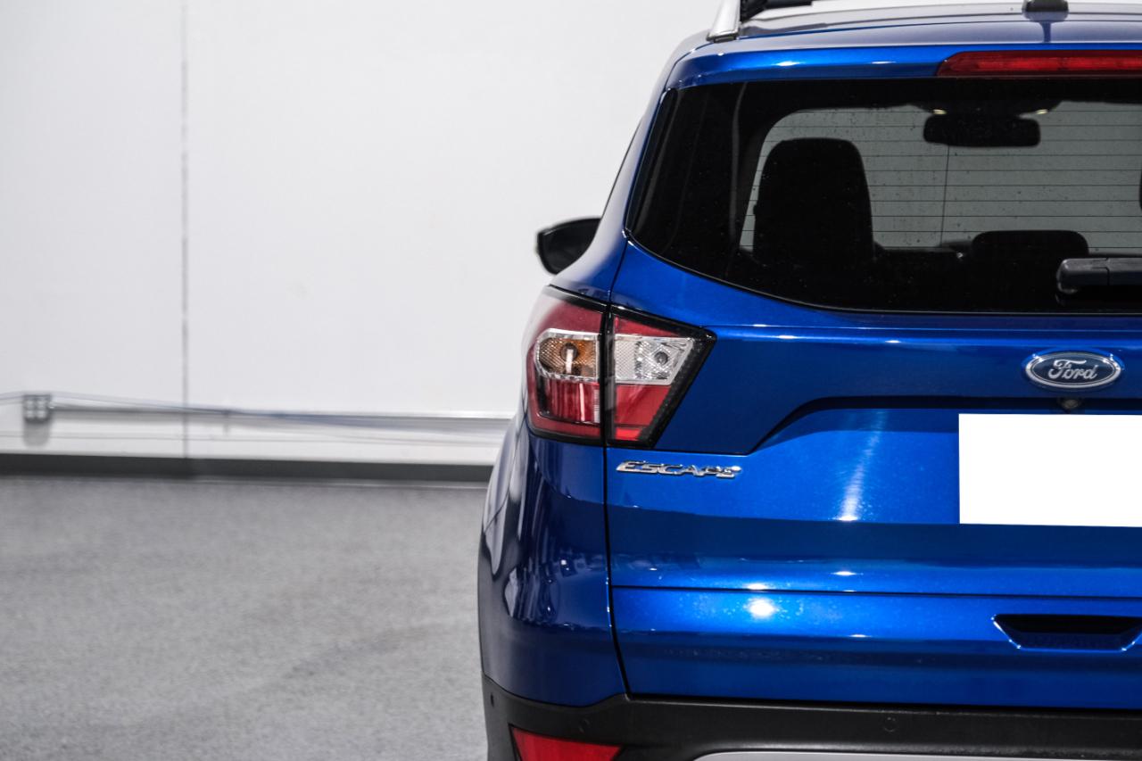 Ford Escape Titanium 4WD 2018