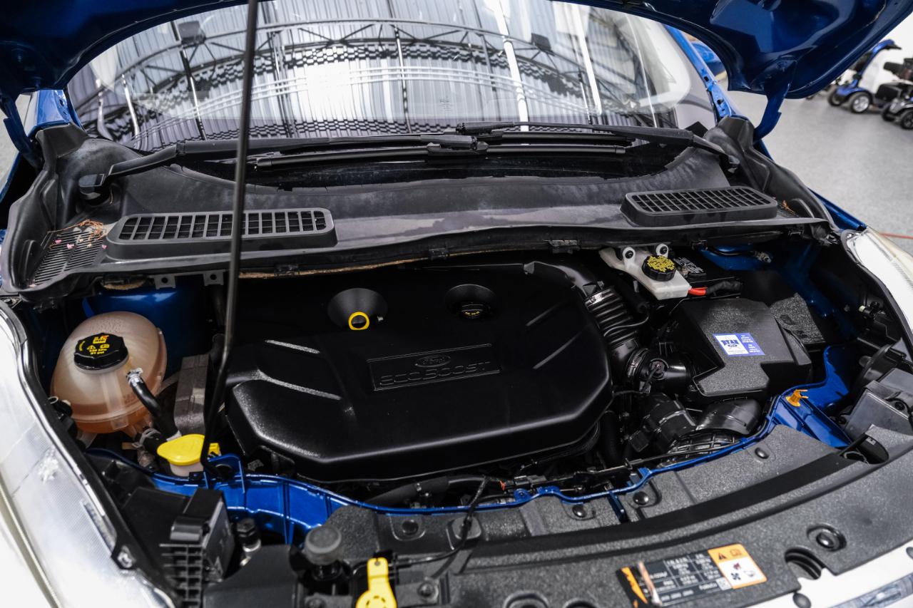 Ford Escape Titanium 4WD 2018