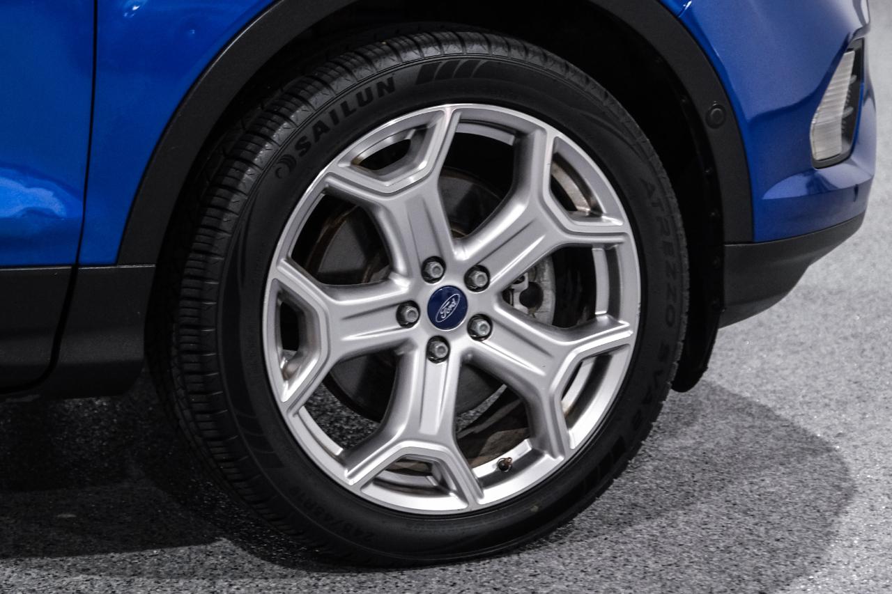 Ford Escape Titanium 4WD 2018