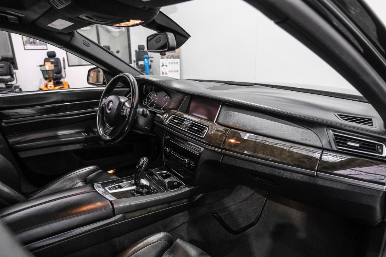 BMW 7 Series 4dr Sdn ALPINA B7 SWB RWD 2015