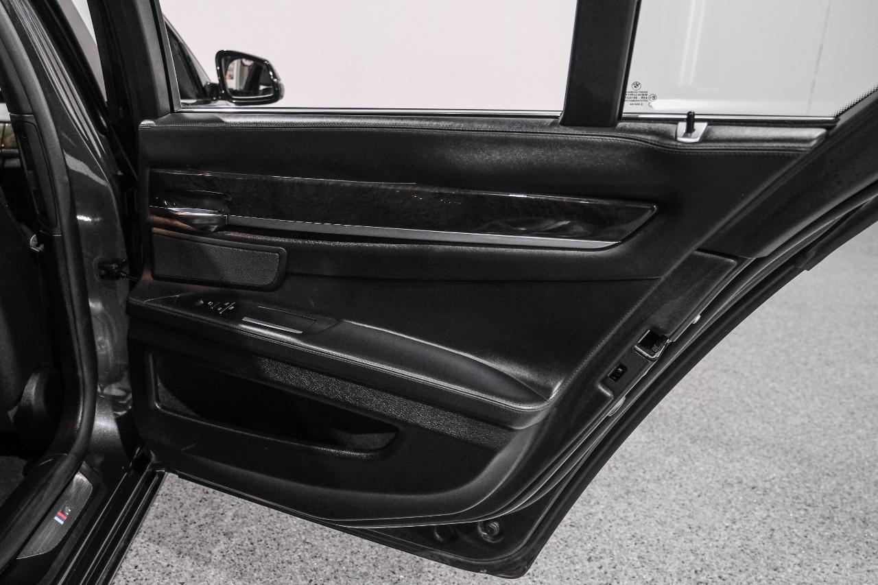 BMW 7 Series 4dr Sdn ALPINA B7 SWB RWD 2015