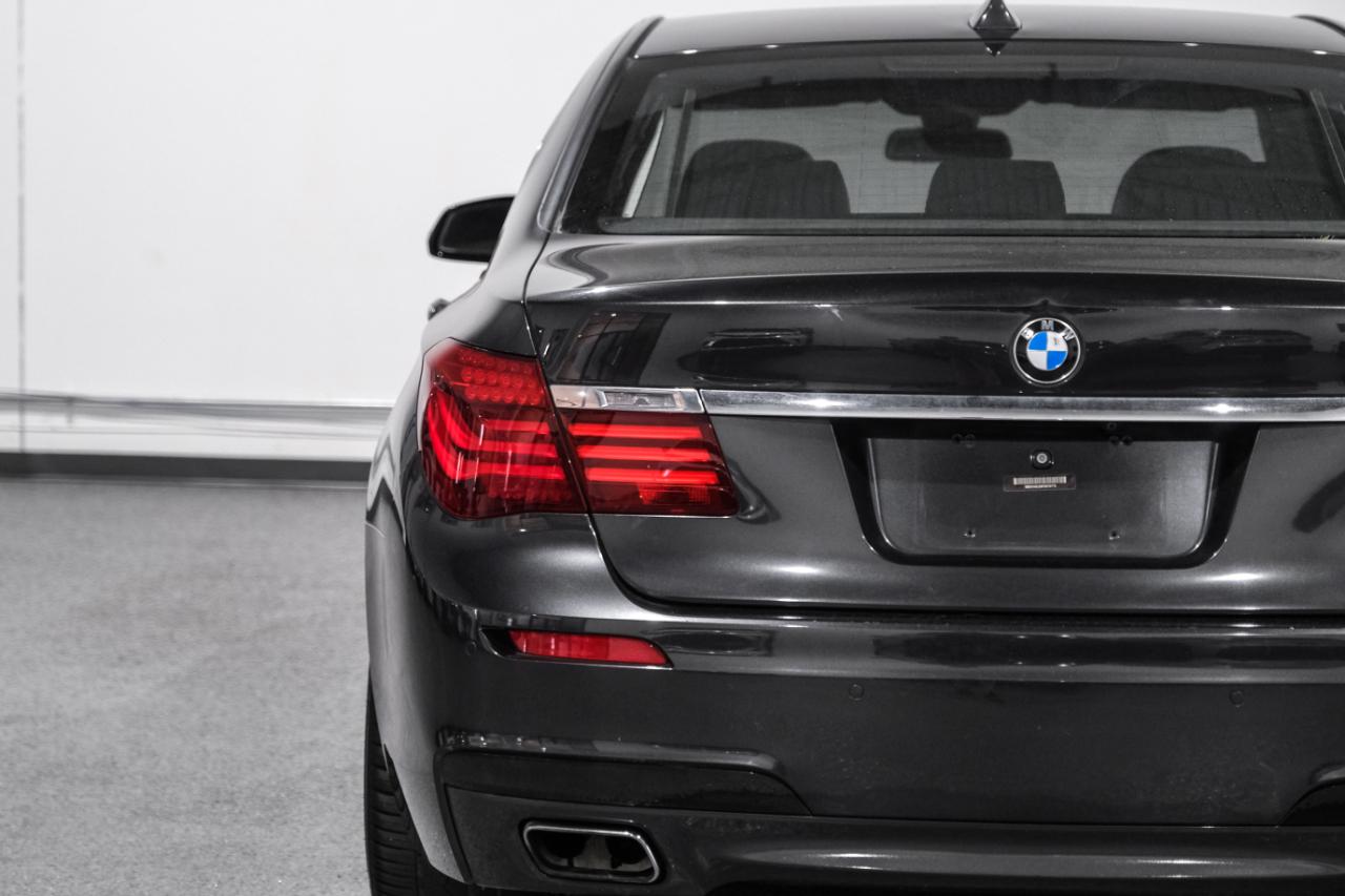 BMW 7 Series 4dr Sdn ALPINA B7 SWB RWD 2015
