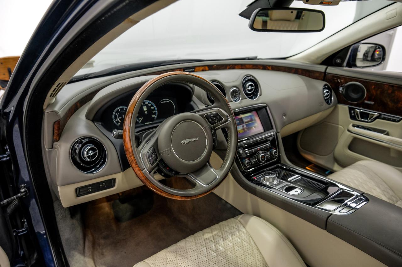 2016 Jaguar XJ