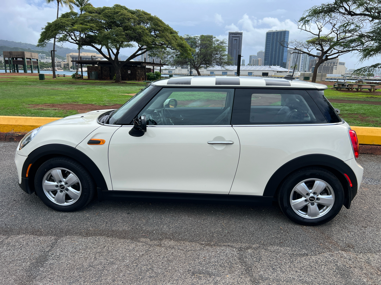 2015 MINI Cooper Base 2D Hatchback