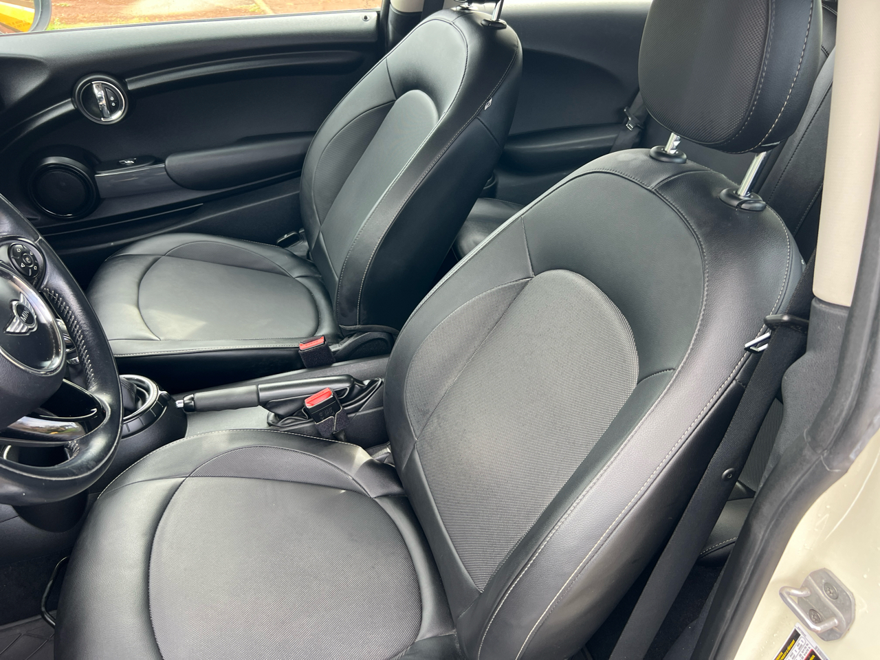 MINI Cooper Base 2D Hatchback 2015