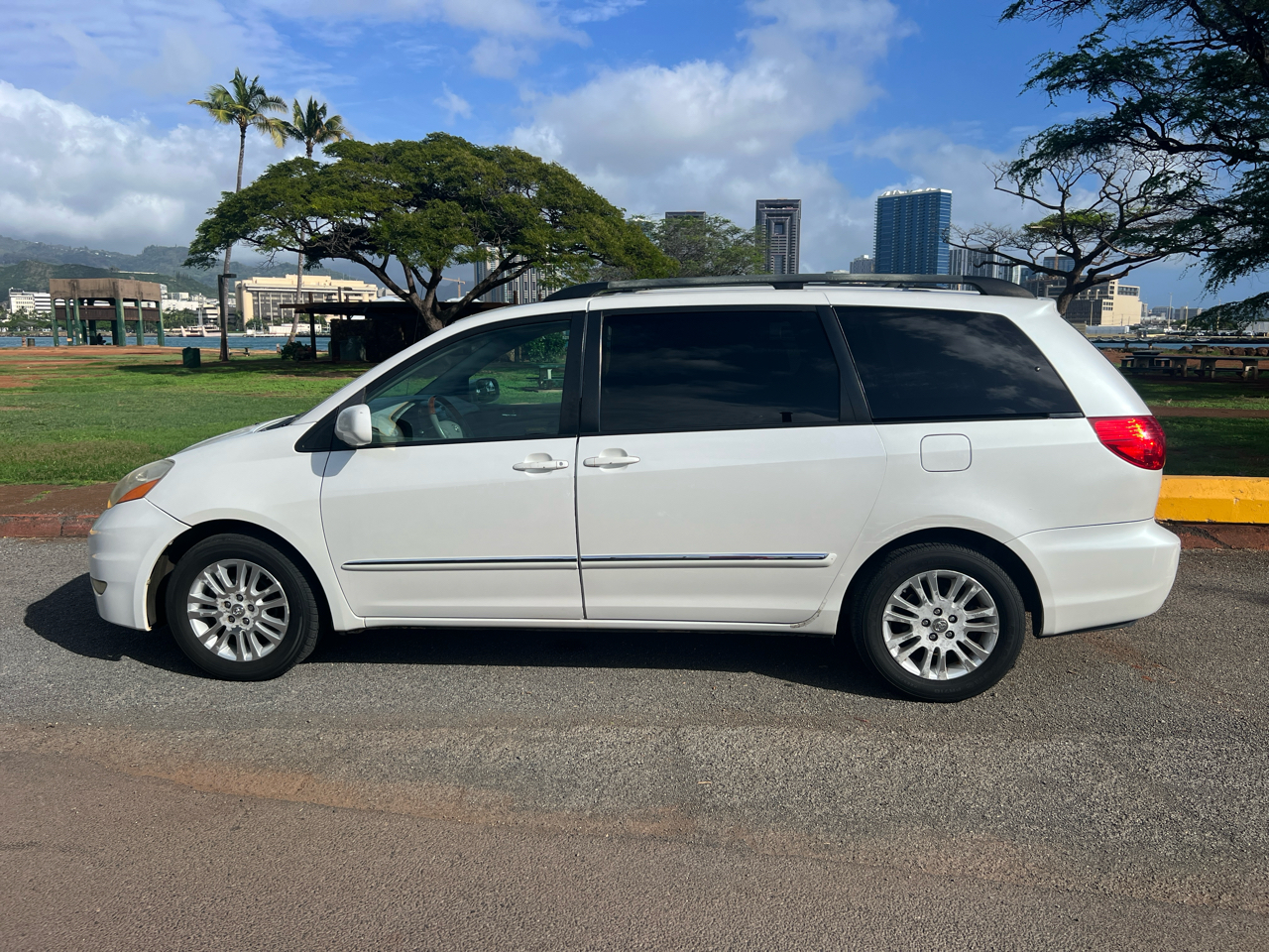 2008 Toyota Sienna XLE Limited FWD