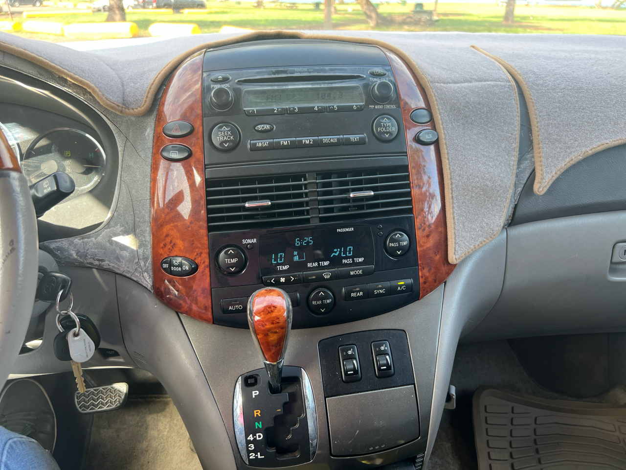 Toyota Sienna XLE Limited FWD 2008