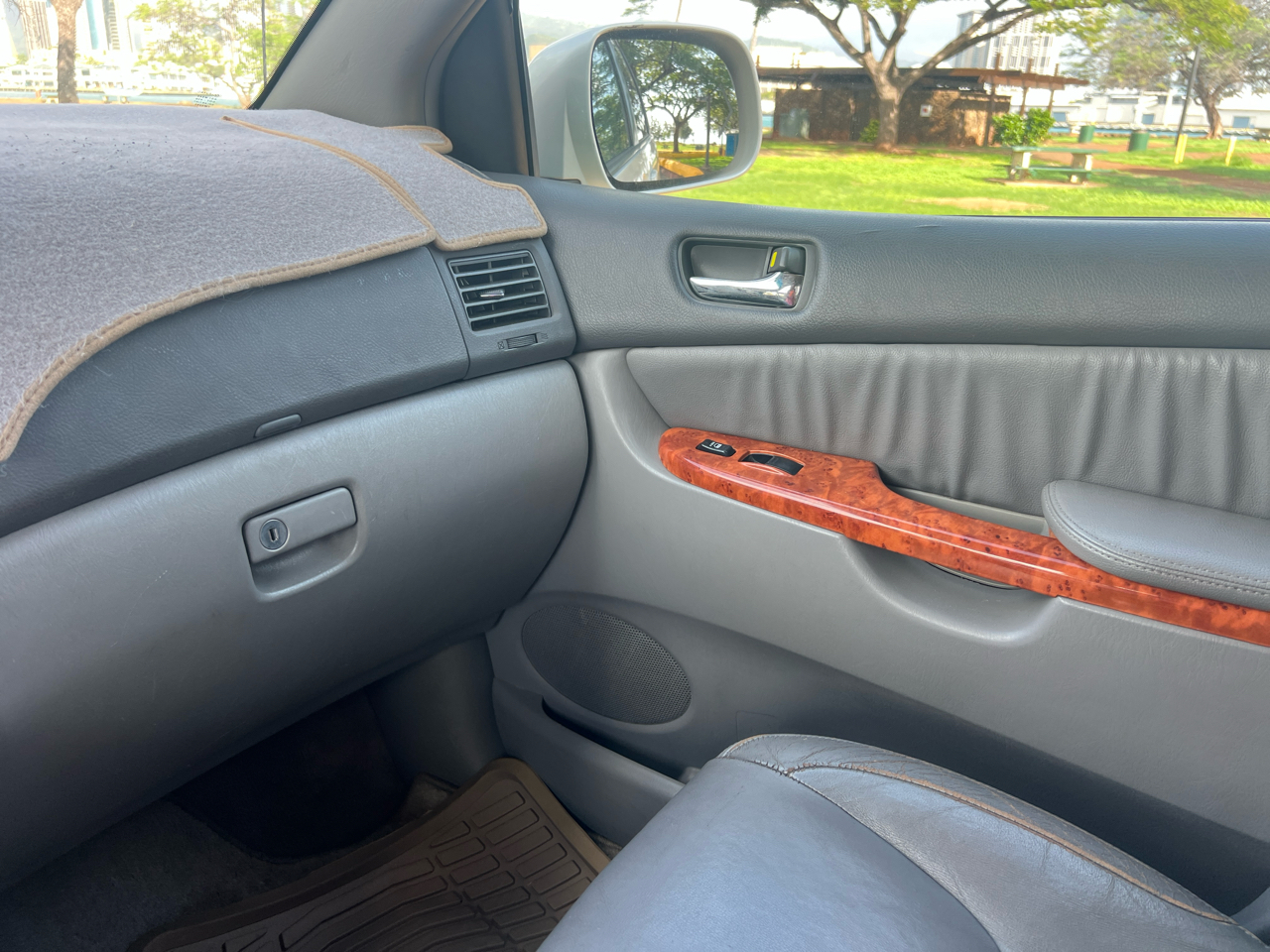 Toyota Sienna XLE Limited FWD 2008