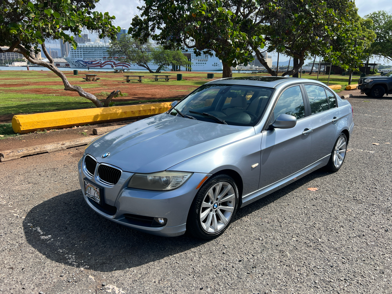 BMW 3-Series 328i SA SULEV 2011