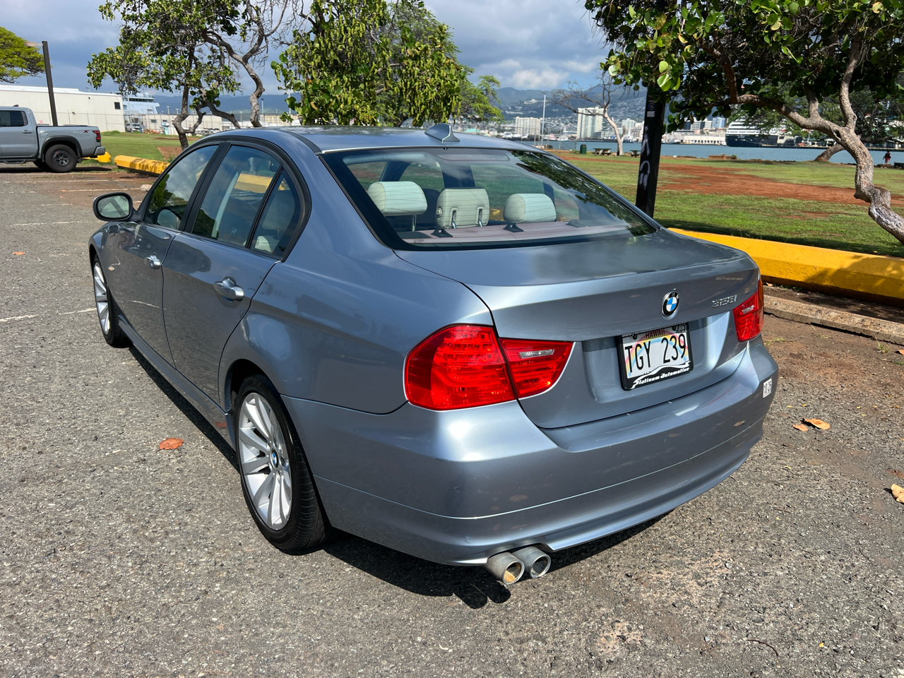 BMW 3-Series 328i SA SULEV 2011