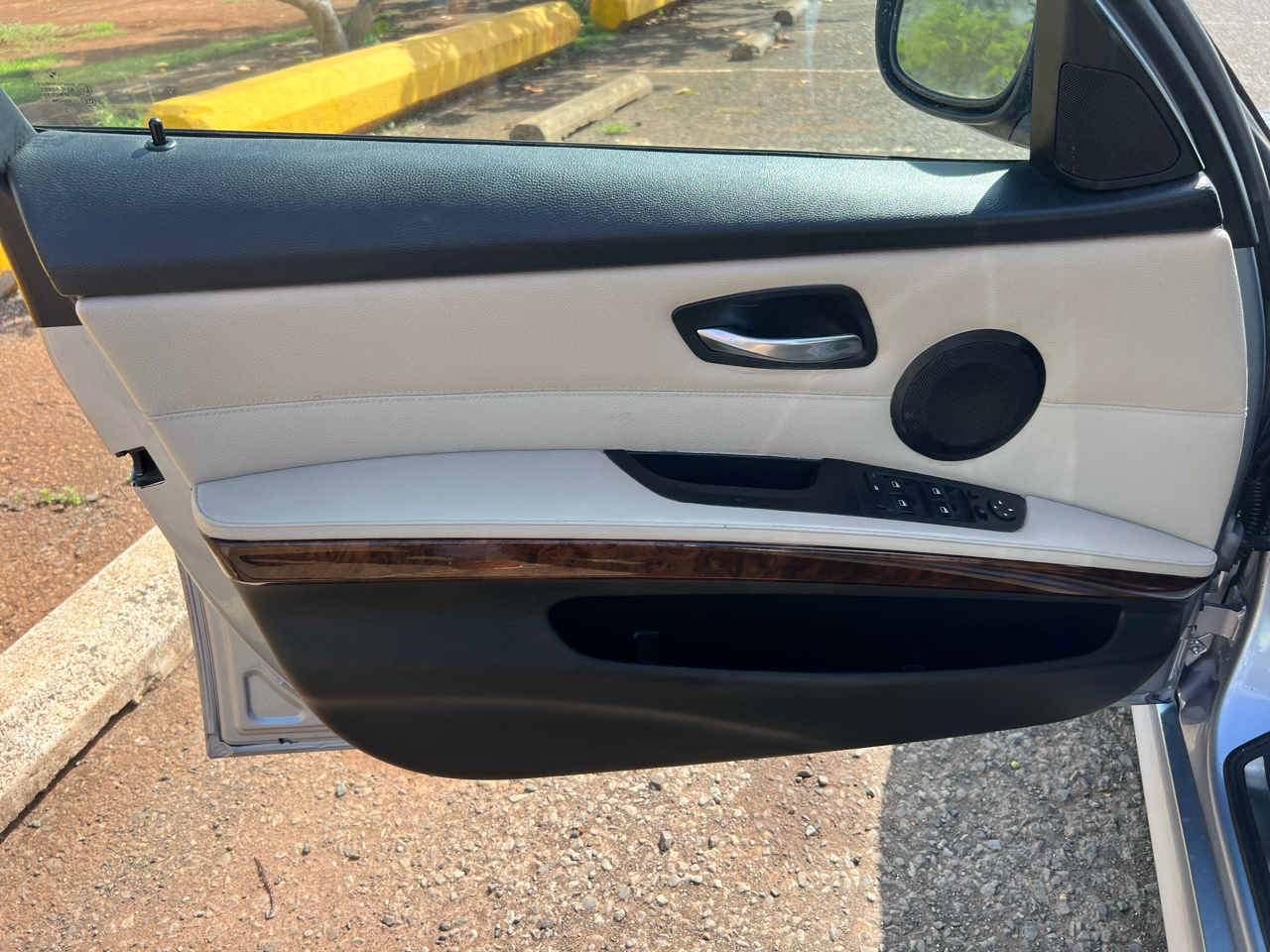 BMW 3-Series 328i SA SULEV 2011