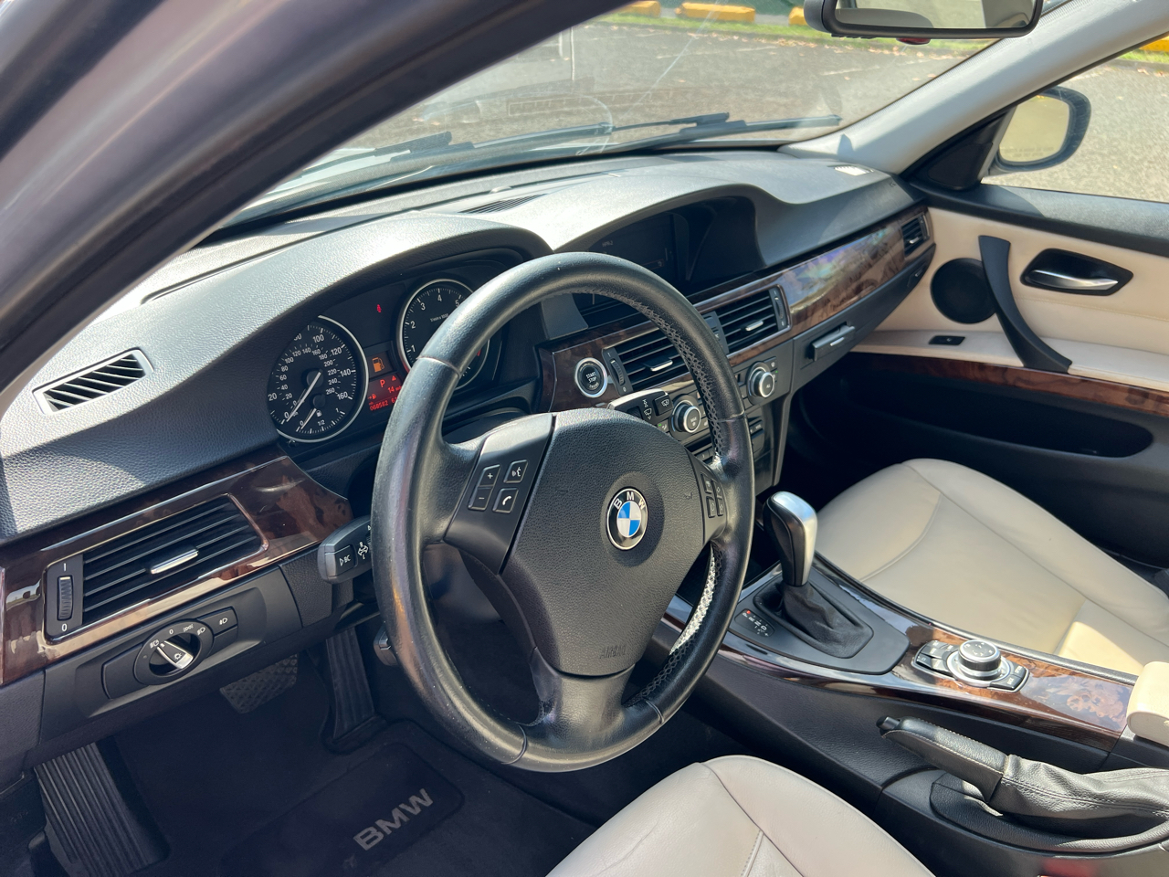 BMW 3-Series 328i SA SULEV 2011