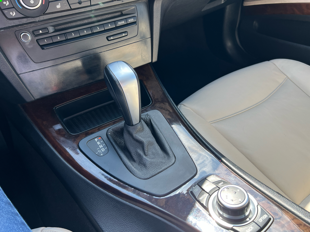 BMW 3-Series 328i SA SULEV 2011