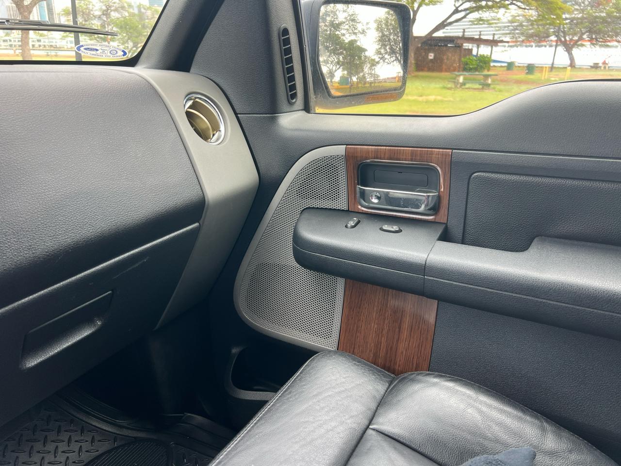 Ford F-150 2WD SuperCrew 145" Lariat 2004