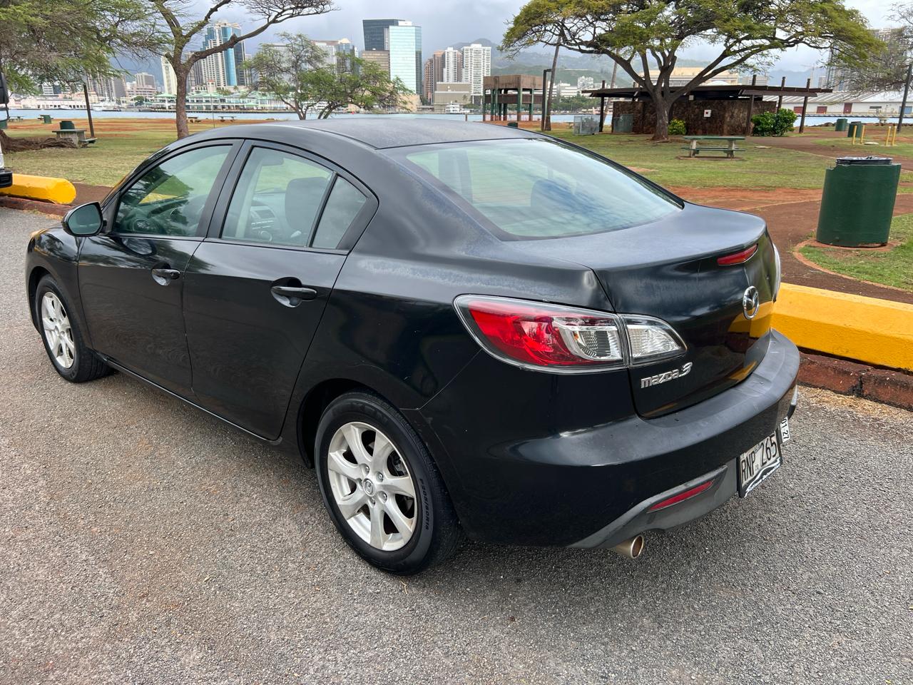 Mazda MAZDA3 i Touring 4-door 2011