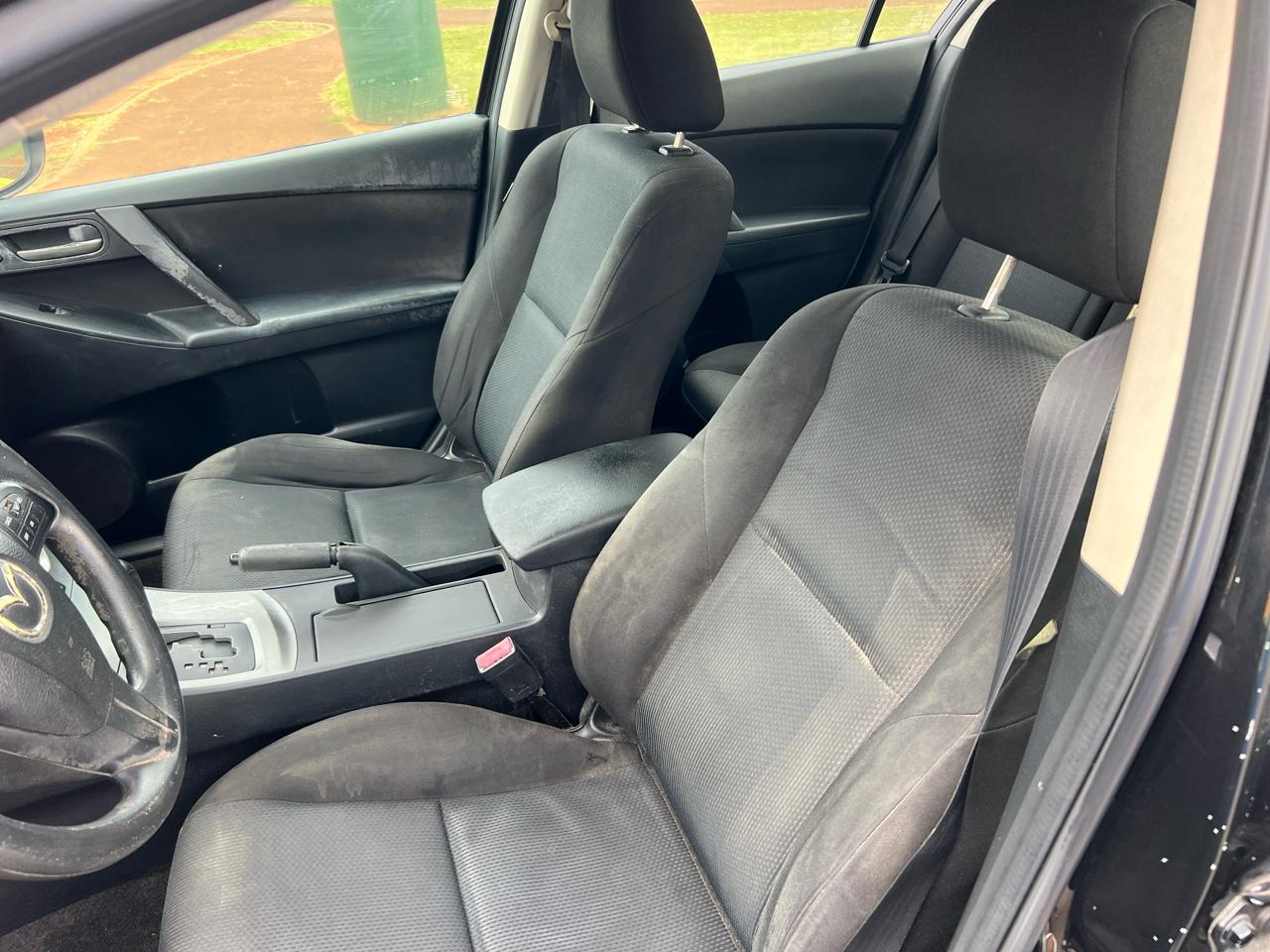 Mazda MAZDA3 i Touring 4-door 2011