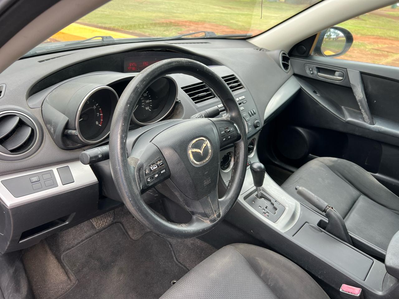 Mazda MAZDA3 i Touring 4-door 2011