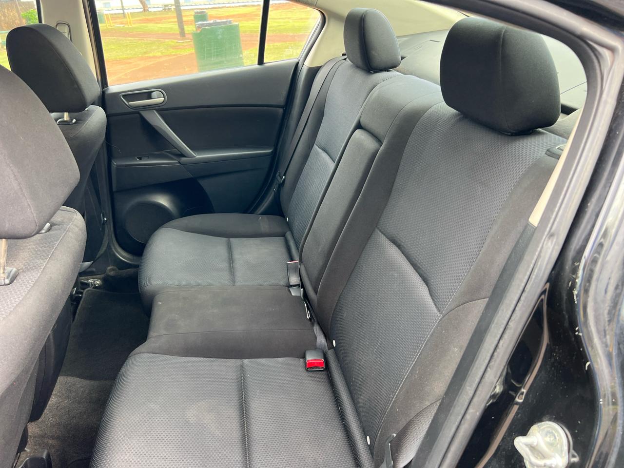 Mazda MAZDA3 i Touring 4-door 2011