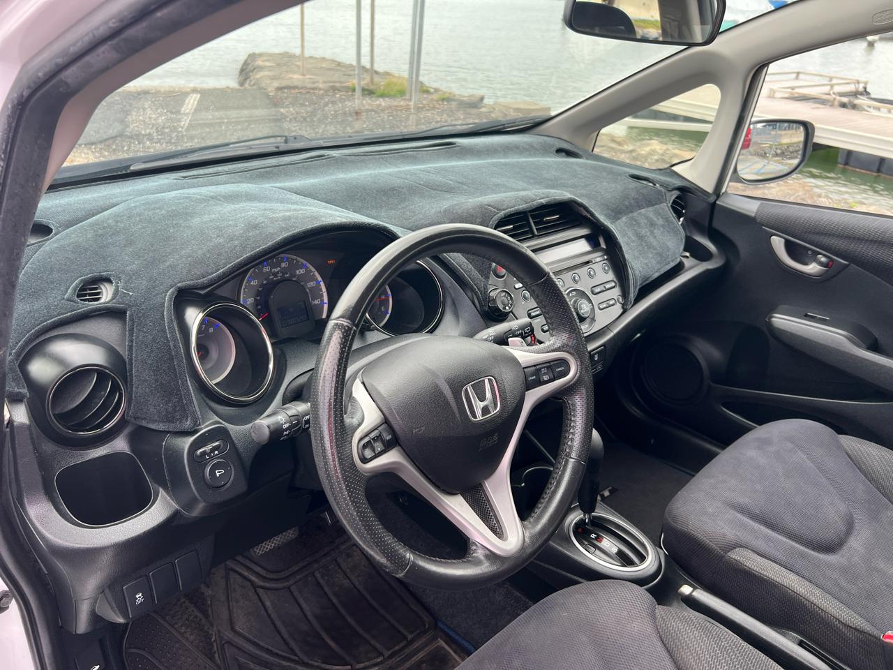 Honda Fit Sport 5-Speed AT 2012