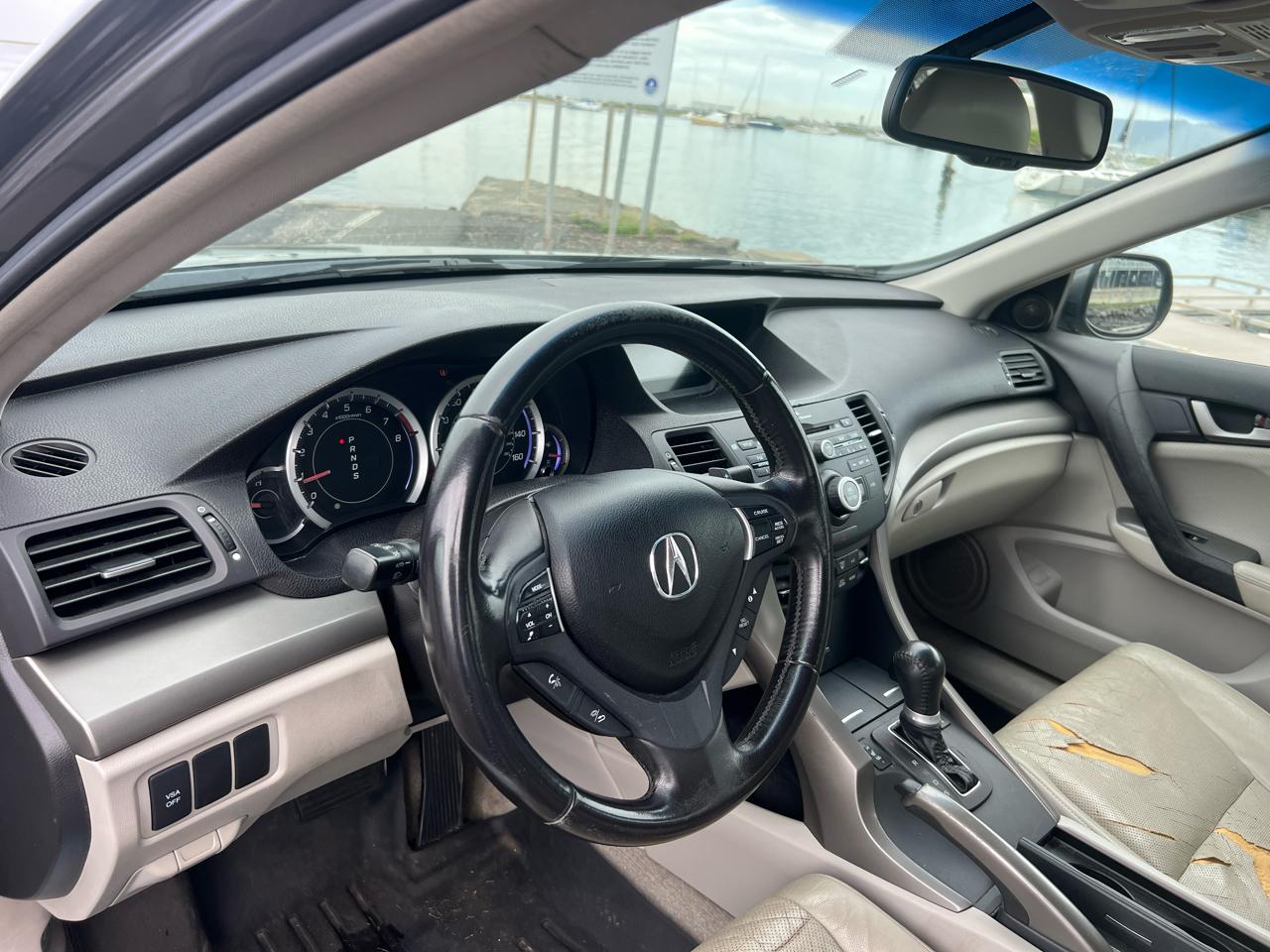 Acura TSX 5-speed AT 2010