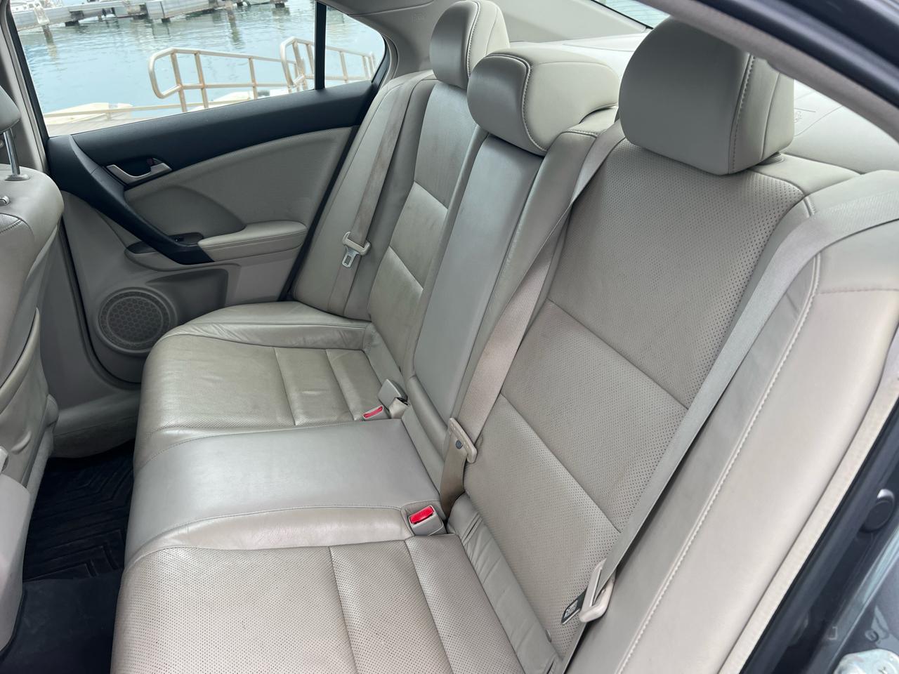 Acura TSX 5-speed AT 2010