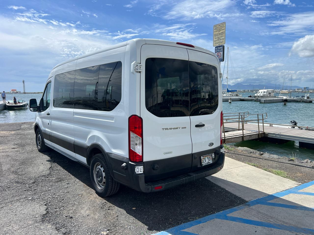 Ford Transit 350 Wagon Med. Roof XL w/Sliding Pass. 148-in. WB 2017