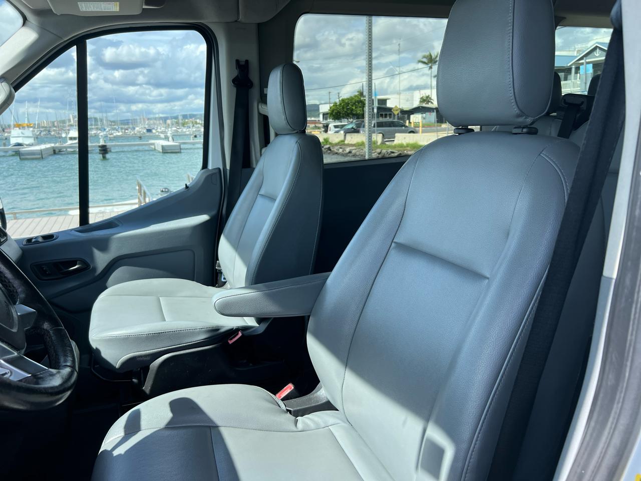 Ford Transit 350 Wagon Med. Roof XL w/Sliding Pass. 148-in. WB 2017