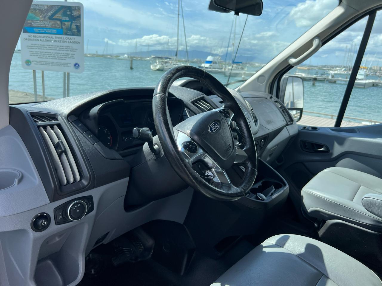 Ford Transit 350 Wagon Med. Roof XL w/Sliding Pass. 148-in. WB 2017