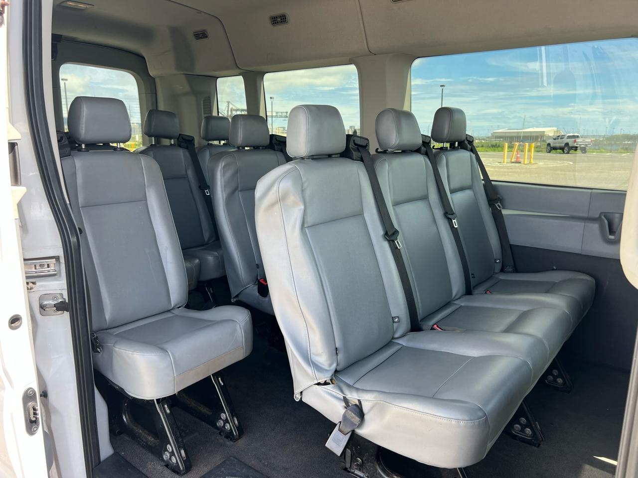 Ford Transit 350 Wagon Med. Roof XL w/Sliding Pass. 148-in. WB 2017