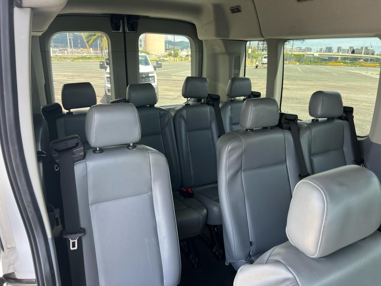 Ford Transit 350 Wagon Med. Roof XL w/Sliding Pass. 148-in. WB 2017