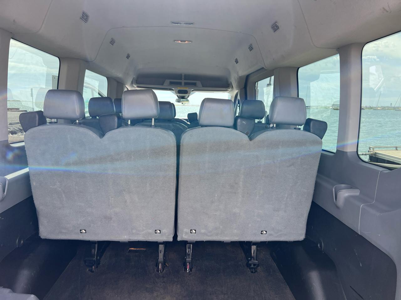 Ford Transit 350 Wagon Med. Roof XL w/Sliding Pass. 148-in. WB 2017