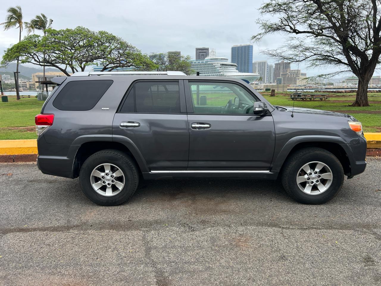 Toyota 4Runner SR5 4WD 2012