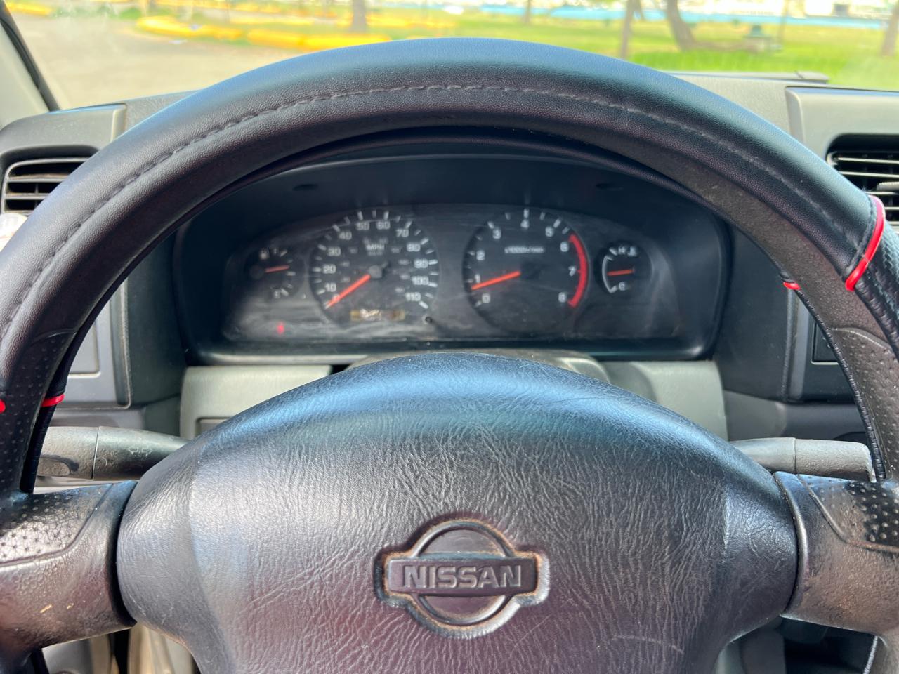 Nissan Frontier 2WD Crew Cab SWB Auto S 2001