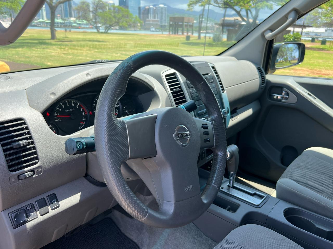 Nissan Frontier 2WD Crew Cab SWB Auto SV 2012