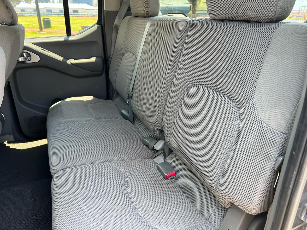 Nissan Frontier 2WD Crew Cab SWB Auto SV 2012