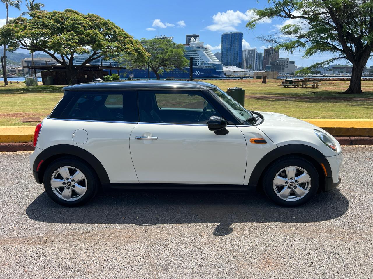 MINI Cooper Base 2015