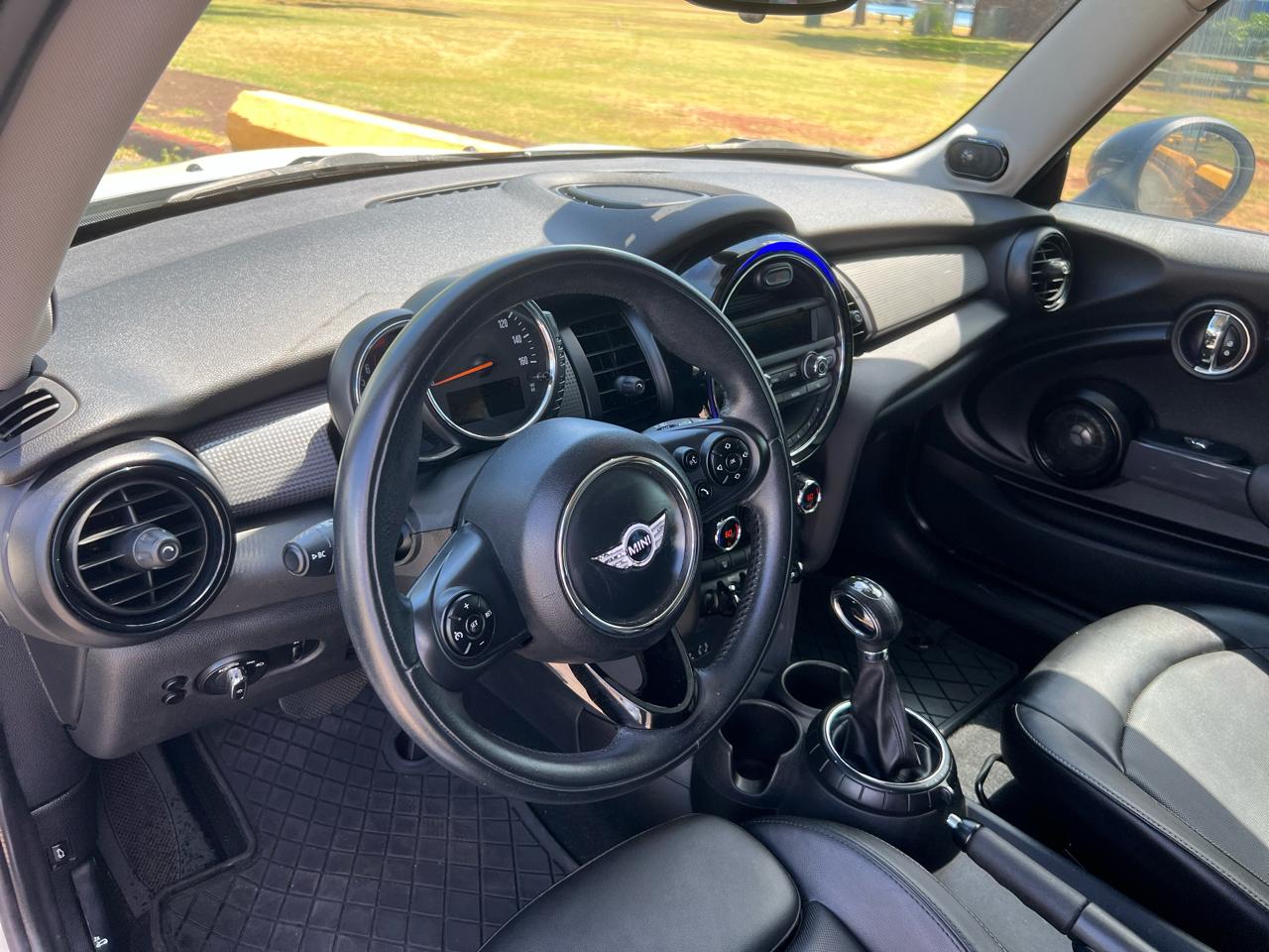 MINI Cooper Base 2015