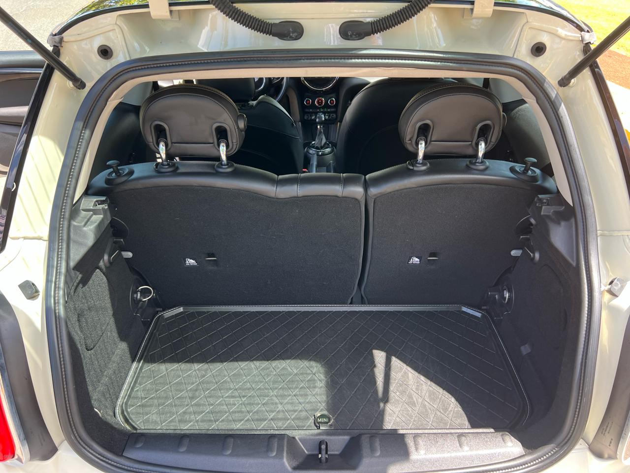 MINI Cooper Base 2015