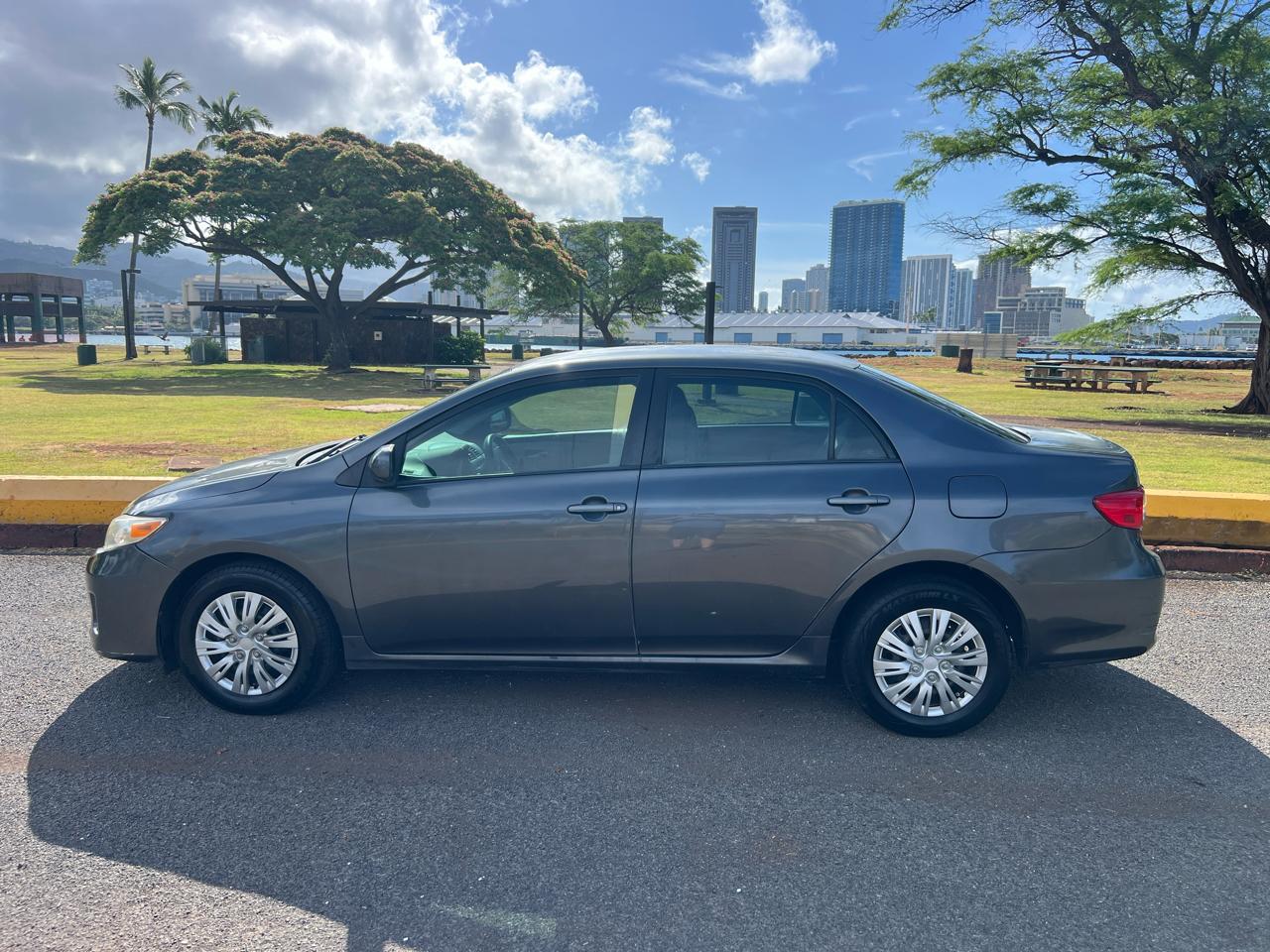 Toyota Corolla 4dr Sdn LE Auto (Natl) 2011