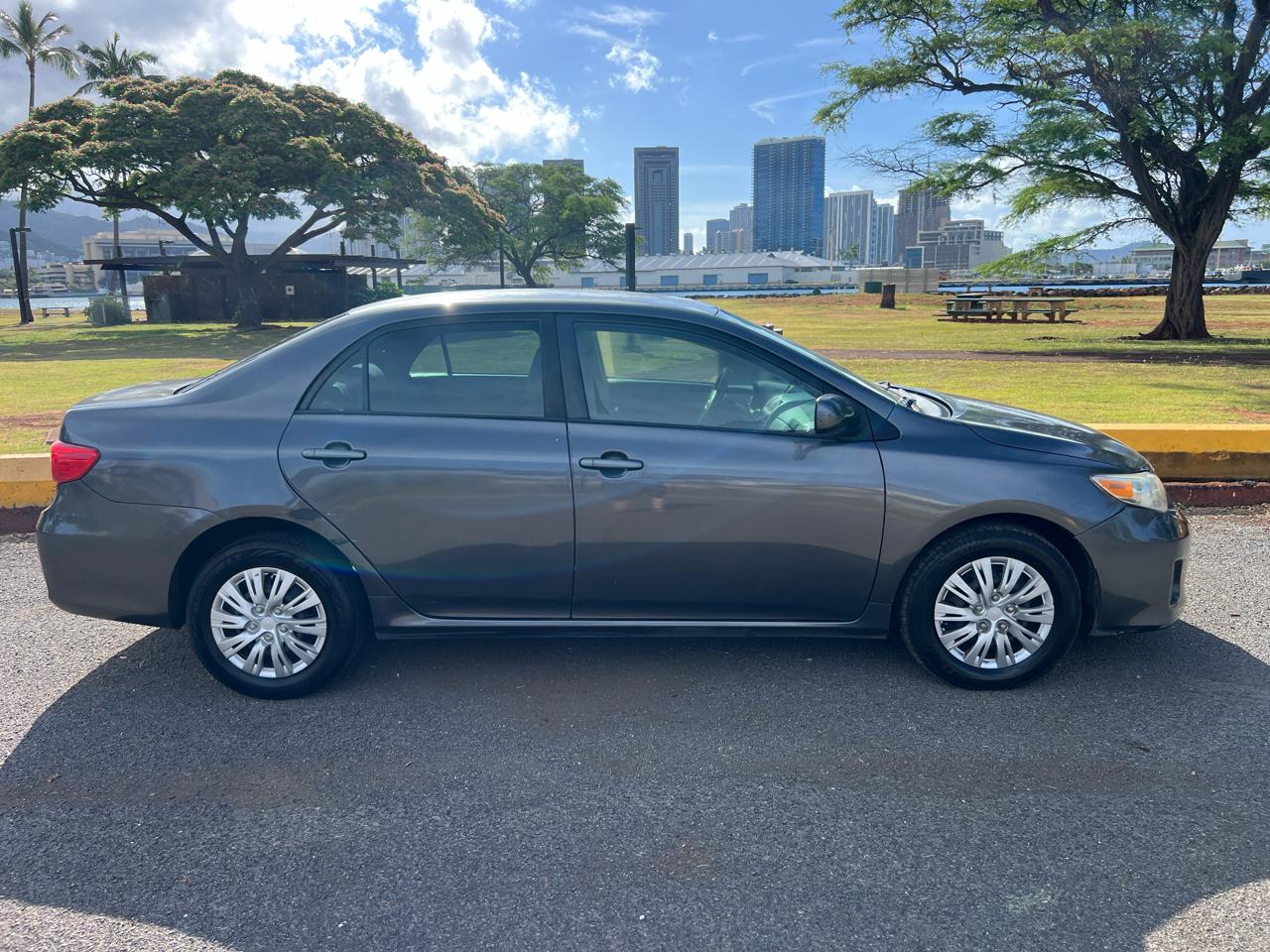 Toyota Corolla 4dr Sdn LE Auto (Natl) 2011