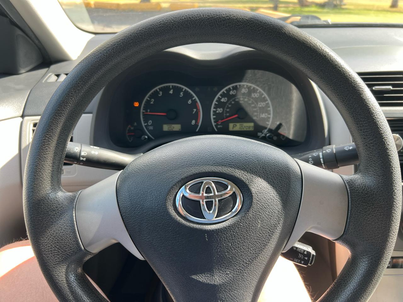Toyota Corolla 4dr Sdn LE Auto (Natl) 2011