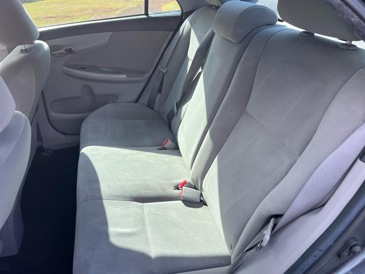 Toyota Corolla 4dr Sdn LE Auto (Natl) 2011