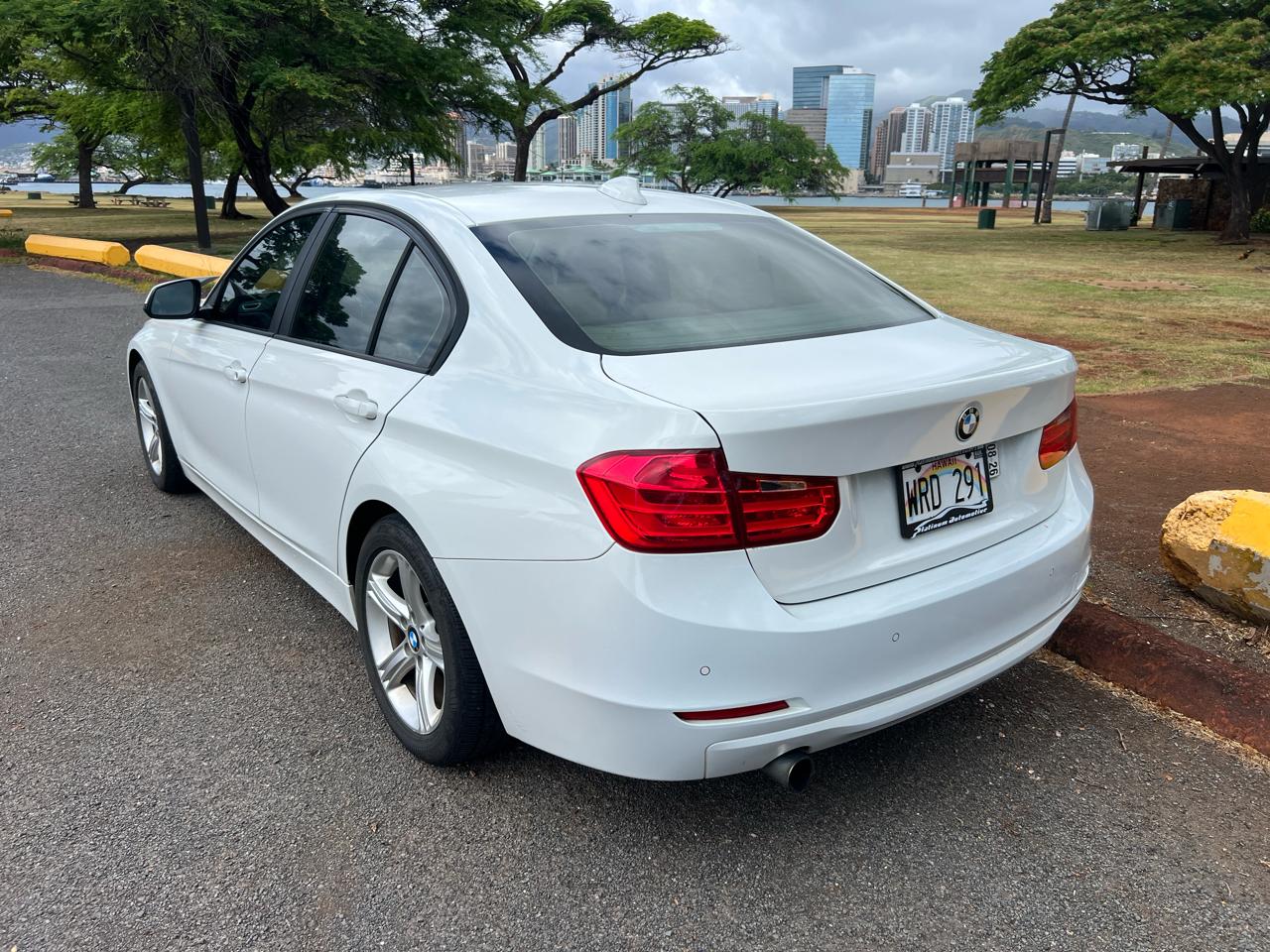 BMW 3-Series 320i Sedan 2014