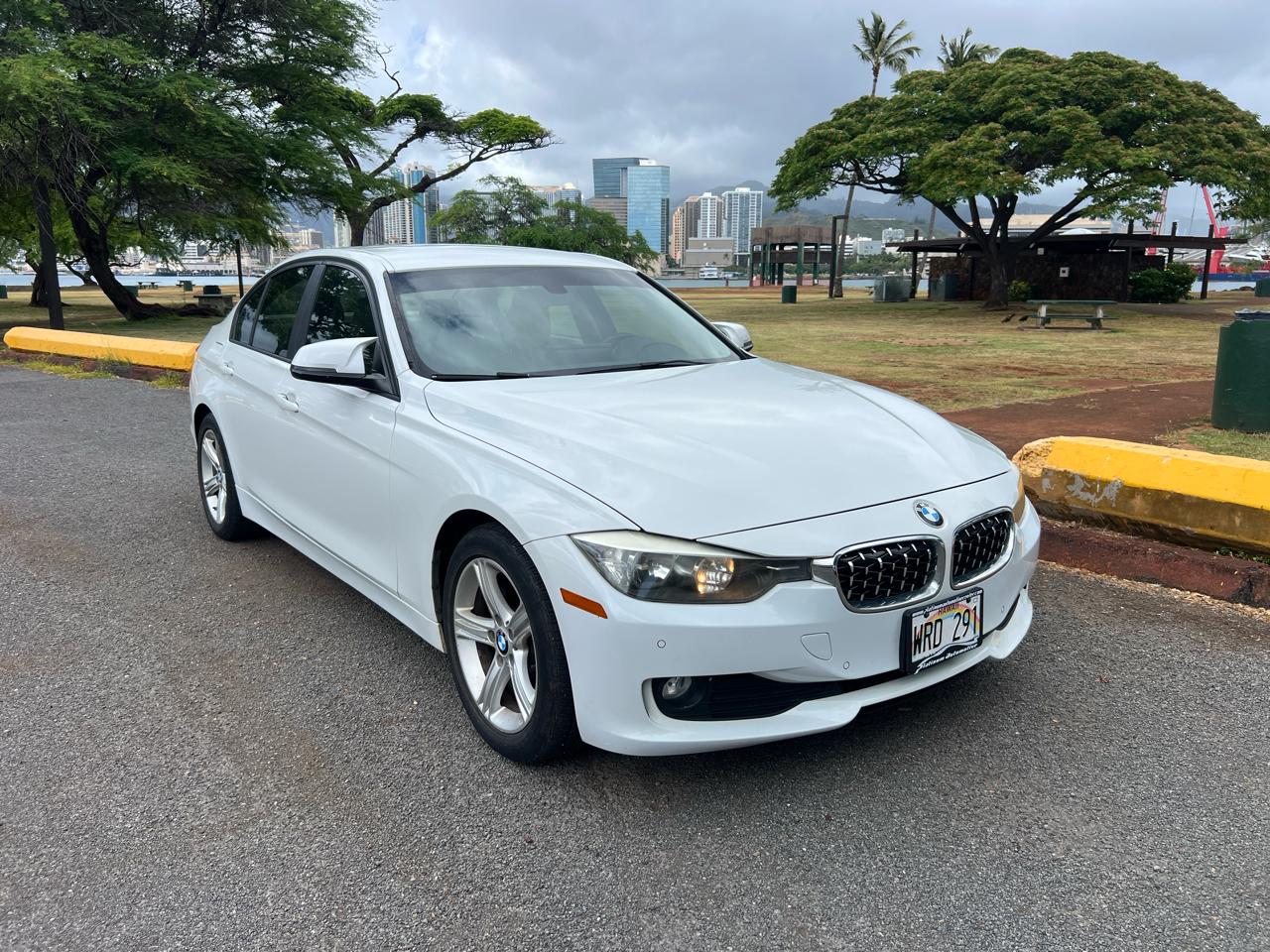 BMW 3-Series 320i Sedan 2014