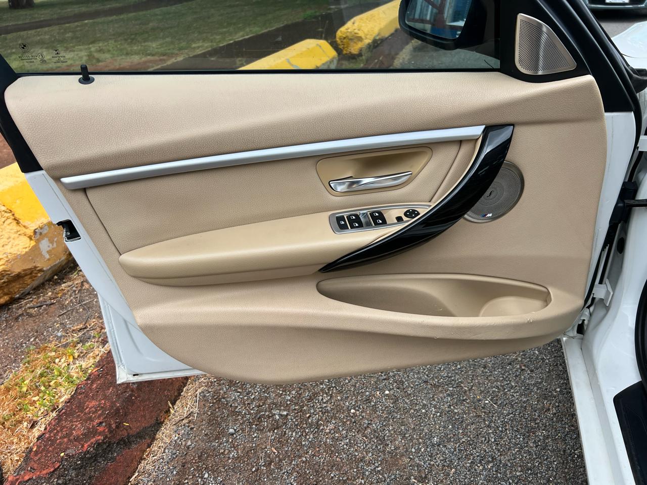 BMW 3-Series 320i Sedan 2014