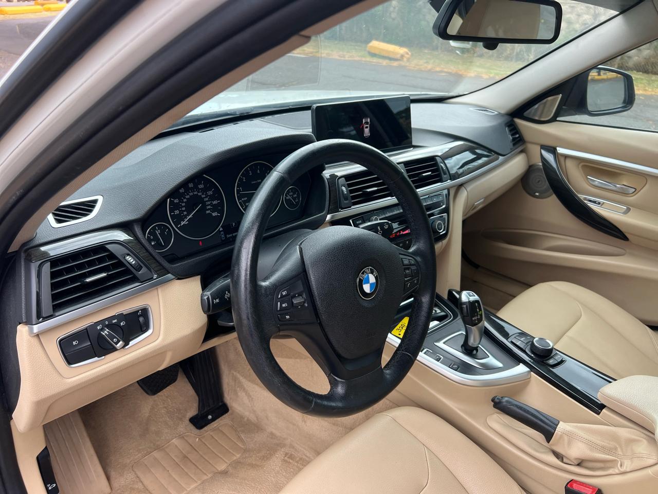 BMW 3-Series 320i Sedan 2014
