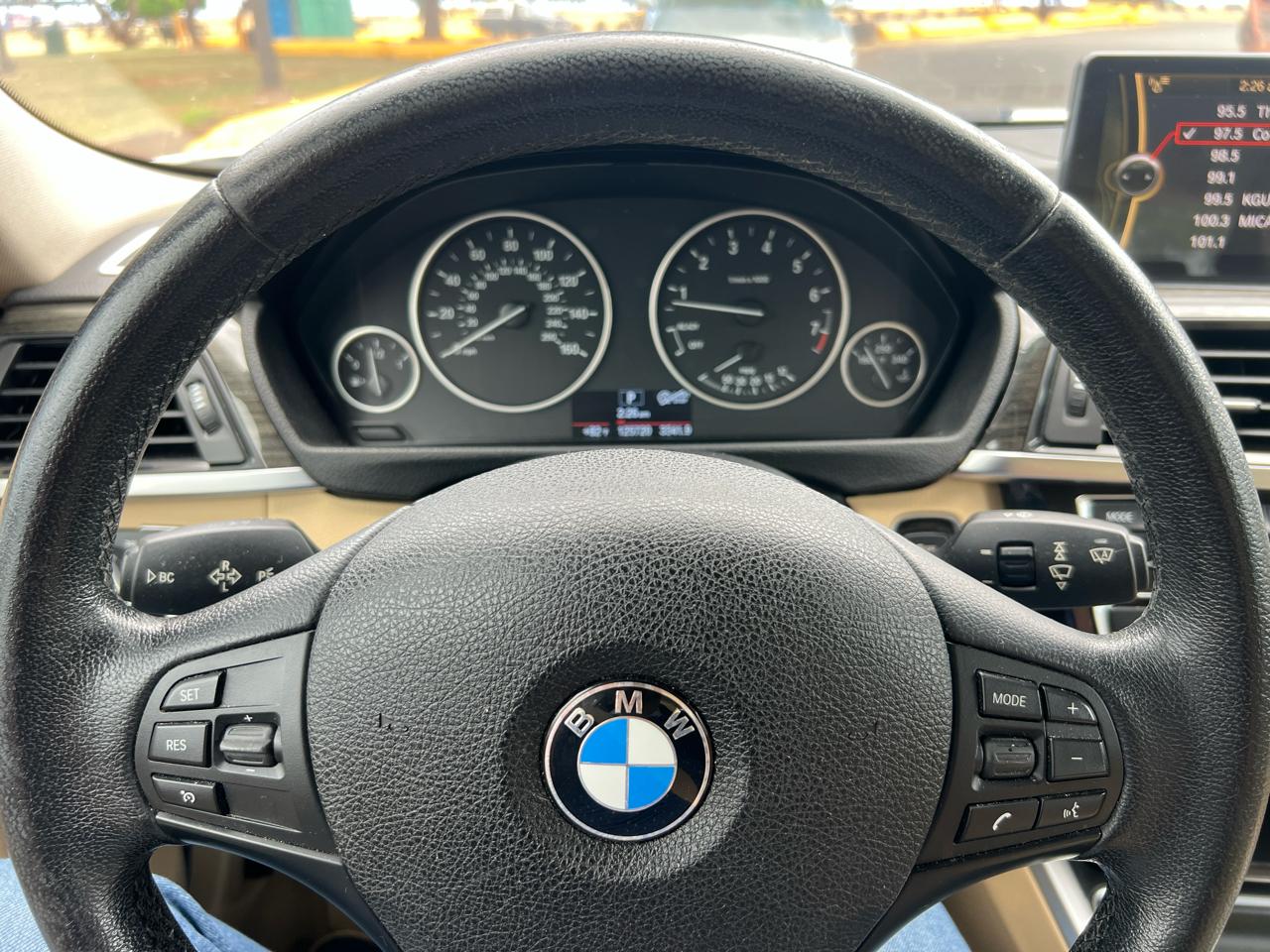 BMW 3-Series 320i Sedan 2014
