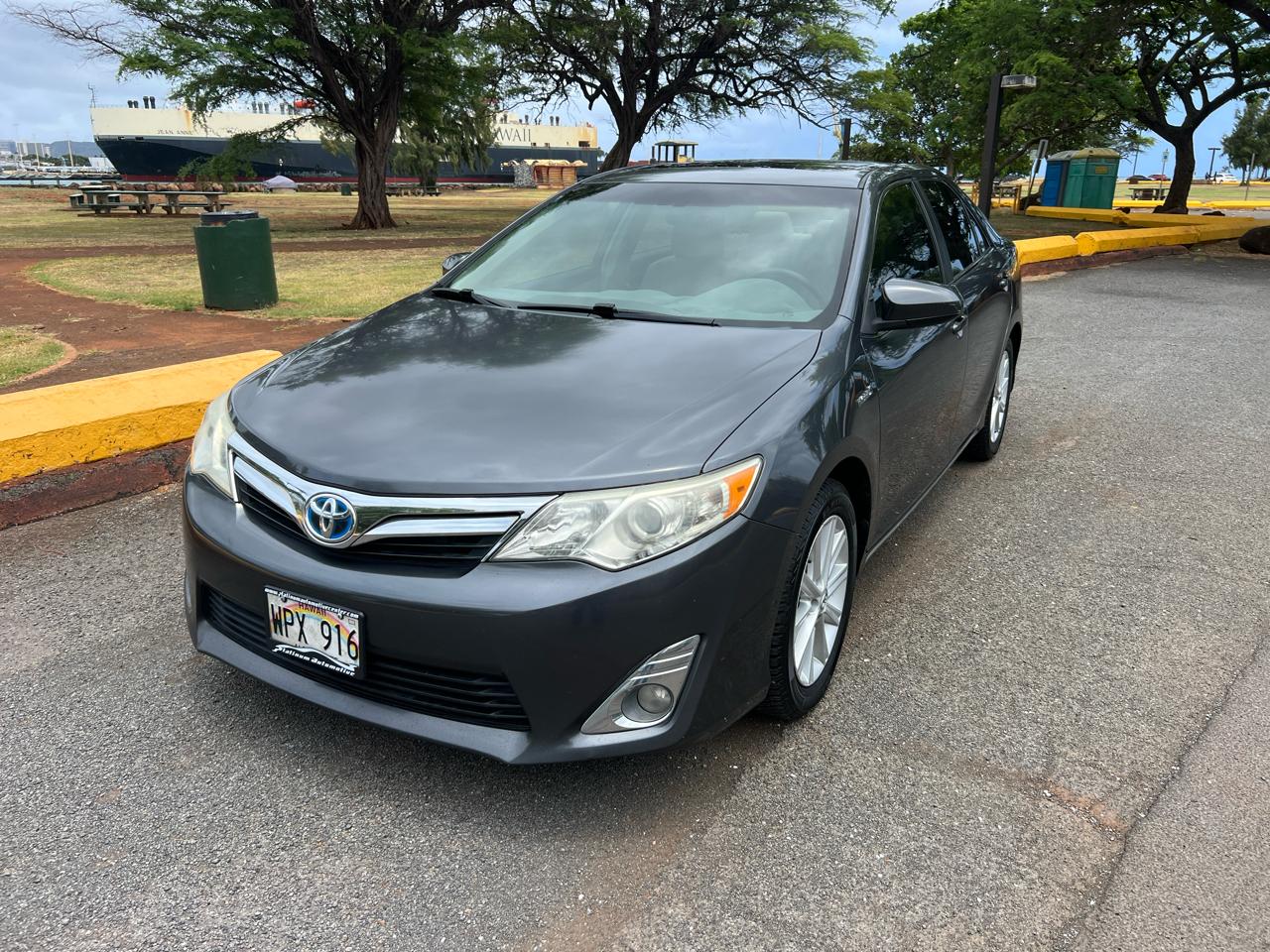 Toyota Camry Hybrid XLE 2012