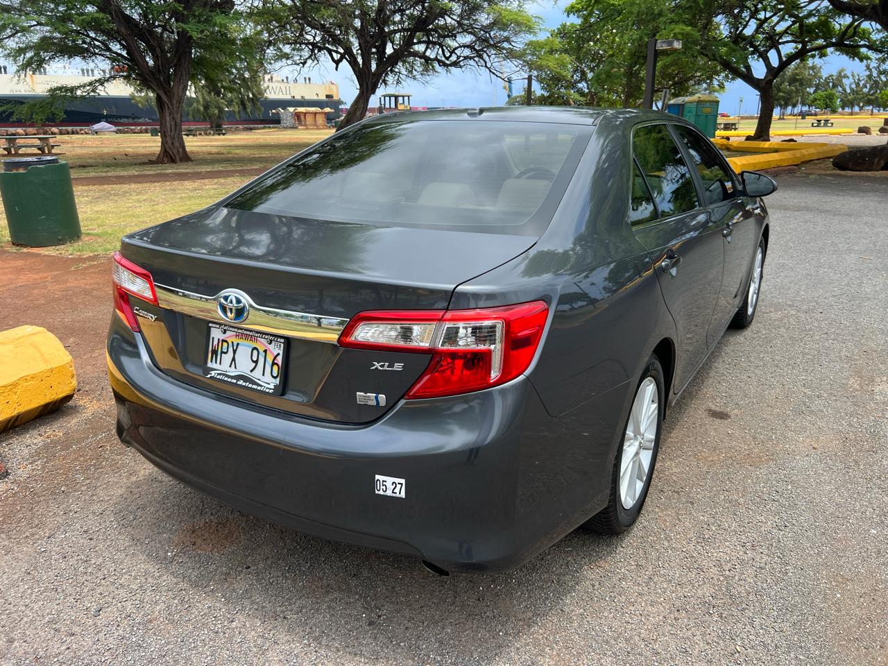 Toyota Camry Hybrid XLE 2012